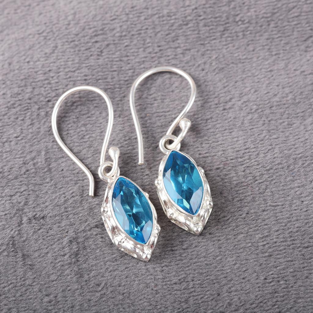 Örhänge med schweizisk blå topas, ädelstensörhänge, örhängen i 925 sterlingsilver, handgjorda smycken, silversmycken som gåva