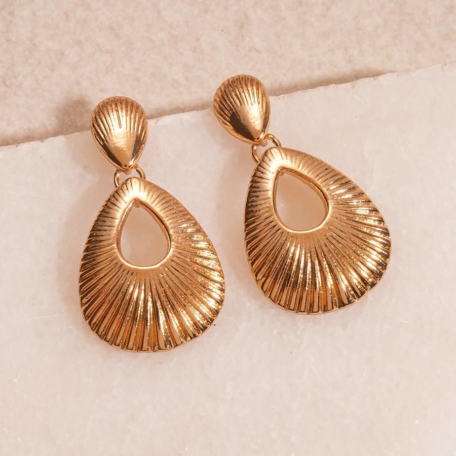 Metallic Hollow Water Drop Pattern Earrings Simple and High-end Unique Earrings