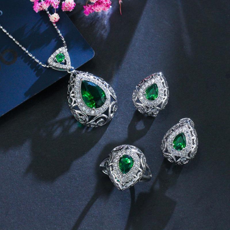 

Винтажный набор украшений Серьги Ожерелье Кольцо Набор из трех предметов Циркон Позолота Настоящее золото 6