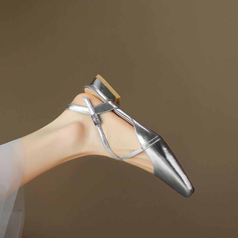 

New women s bag head sandals Korean version summer flat sandals comfortable rear empty sandals leather large size shoes beef tendon sole 40 серебряный