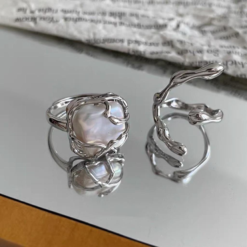 Trendy Pearl Index Finger Ring for Women – Cold Style, Hot Internet Fashion