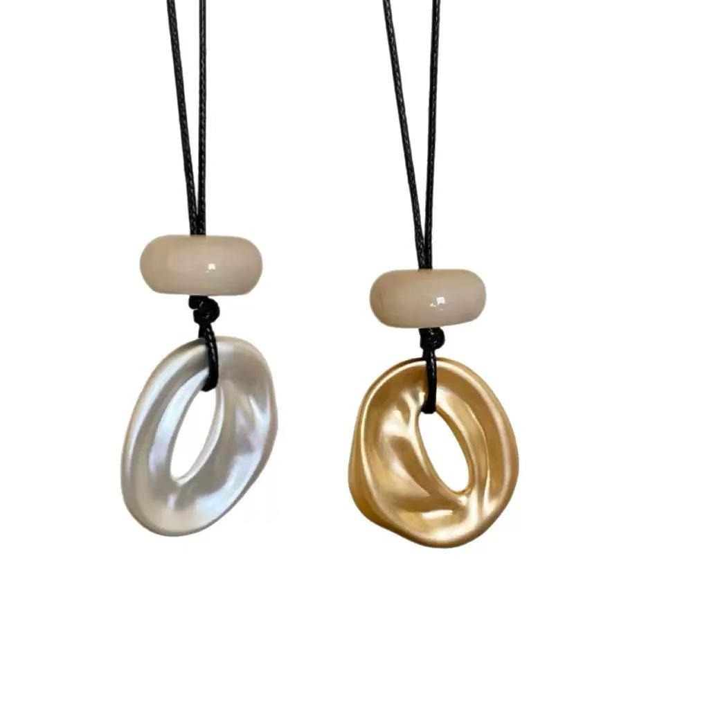 Korean Minimalist Geometric Pendant Necklace - Versatile, Adjustable, High-End Design for Women