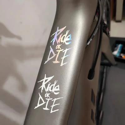 Pegatinas para Cuadro de Bicicleta de 5,6 X 8 Cm Ride or Die Calcomanías para Tubo Superior para Bicicleta de Montaña Decorativas para Cuadro de Bicicleta Accesorios para Bicicleta Coche Motocicleta