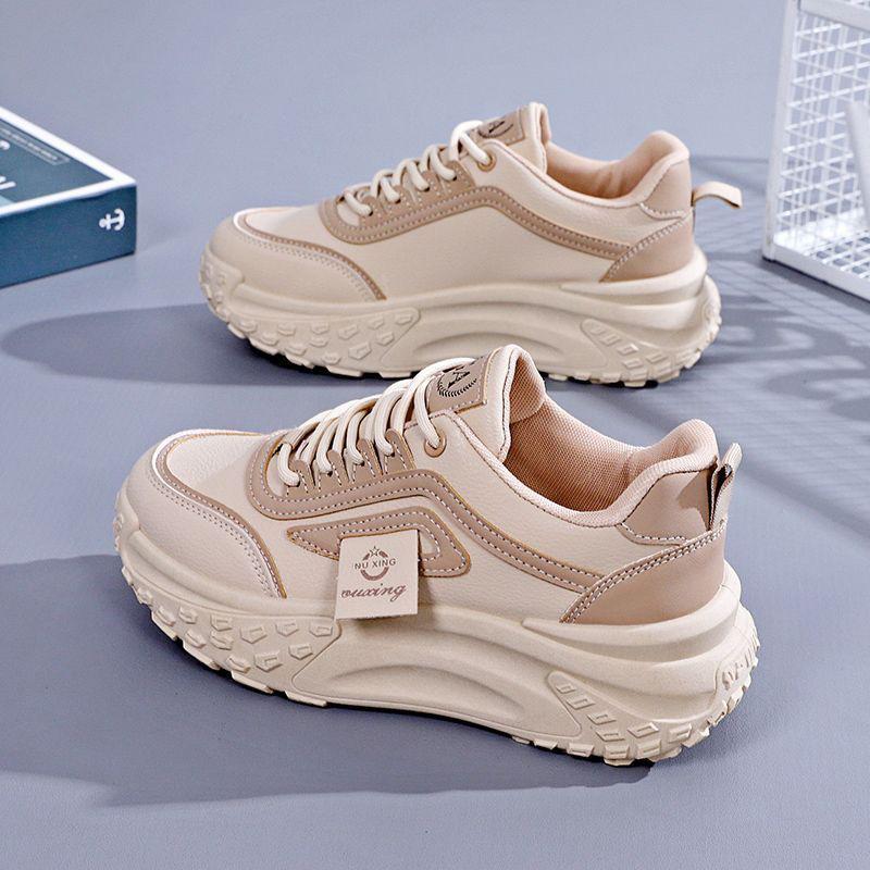 2025 Herbst neue koreanische Version ins Dad-Schuhe Studentinnen Lederoberfläche Plateau Sport erhöhen Laufen Freizeitschuhe Tide