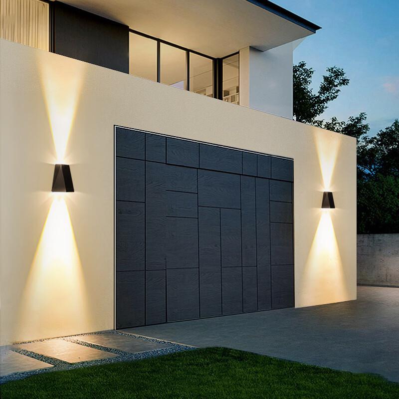 Outdoor Solar 5-Head Two-Way Wall Wash Light