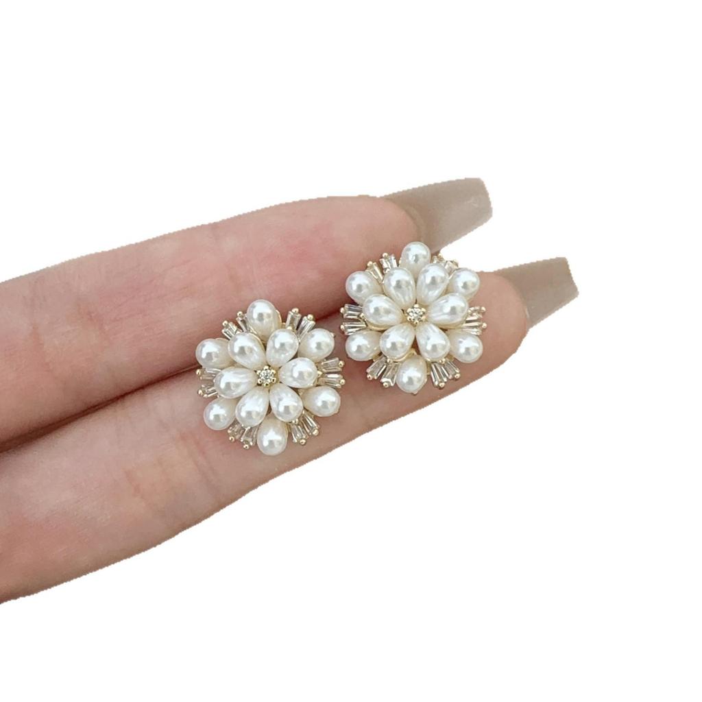Freshwater Pearl Zircon Flower Stud Earrings - Light Luxury, Cute & Versatile Design for Women