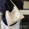 Daily commuting large-capacity tote bag 2025 summer new Korean version fashion shoulder bag simple and versatile messenger bag