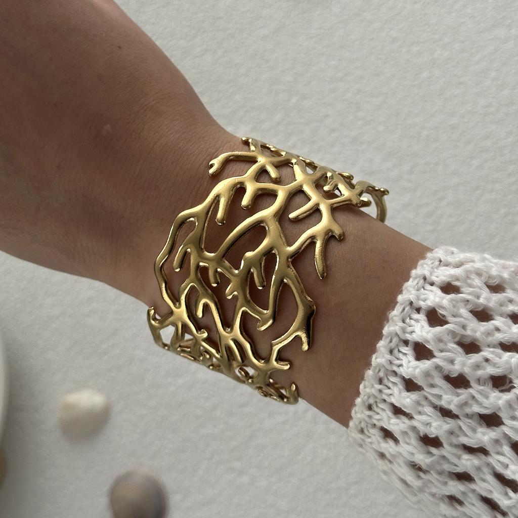 Vintage Exaggerated Wide Cuff Bangle for Women Gold Color Shell Starfish Flower Stainless Steel Bracelet Beach Party Jewelry