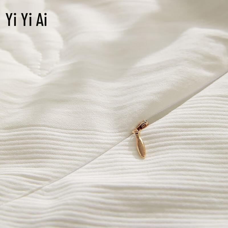 

Yiyiai All-Season Cotton Jacquard Soy Fiber Comforter