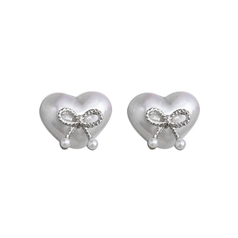 Light Luxury Heart-Shaped Pearl Bow Small Stud Earrings Imitation Silver Needle Versatile Small Earrings Cute Gentle Temperament Earrings Women