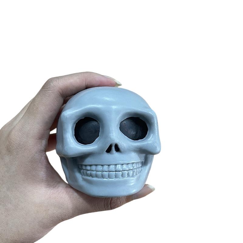 

1/2Pcs Squeeze Skulls With Blood And Maggots Halloween Prank Toys Halloween Stress Balls Squeeze Skull Fidget Decompression Toy