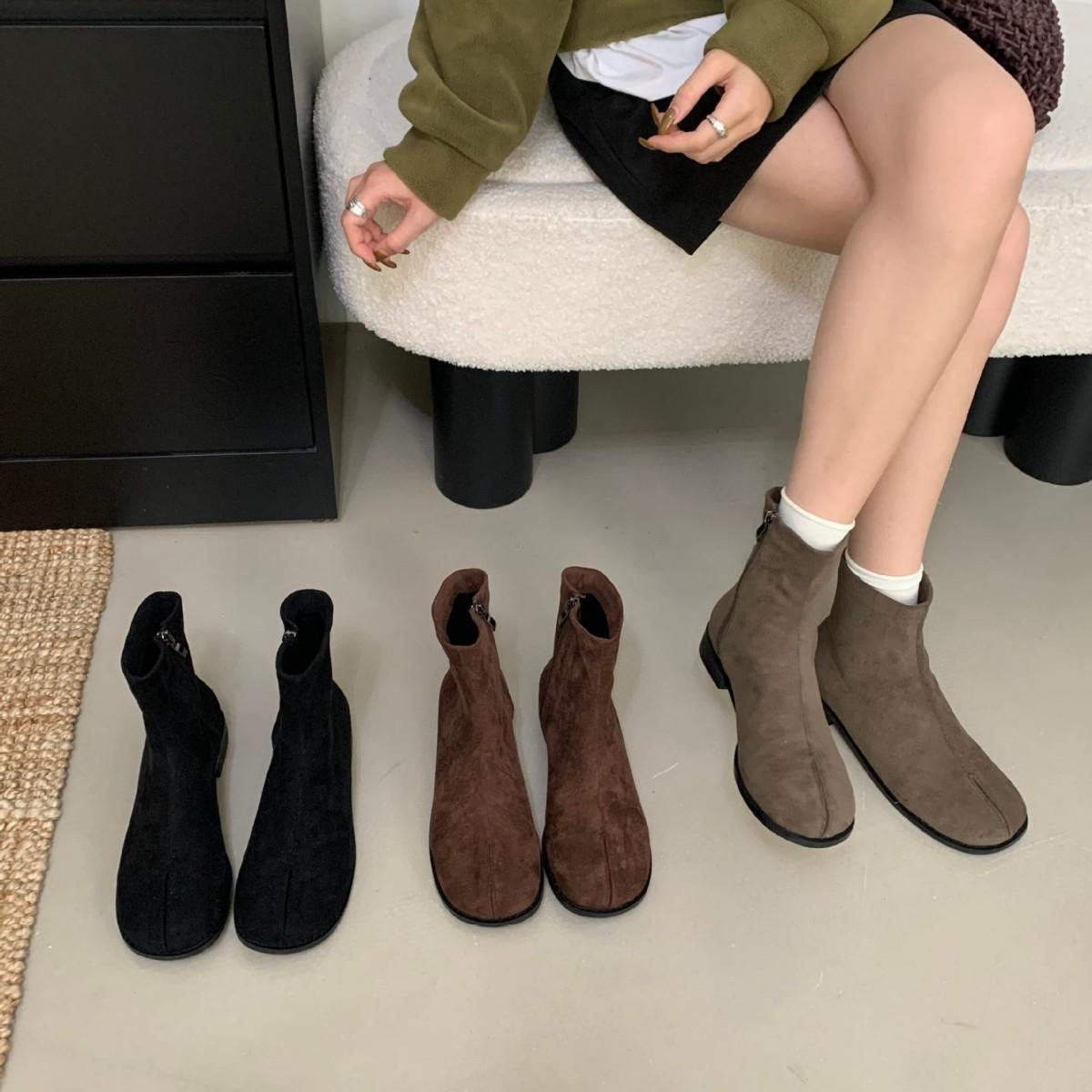 

2025 new autumn and winter soft-soled rear zipper niche low tube Martin fashion women s short boots suede Chelsea boots 39 серый