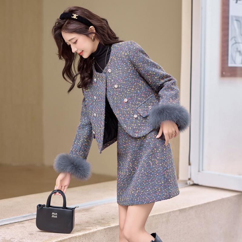 Stylish Winter Fox Fur Down Jacket & Slimming Skirt Set (YJ6819)