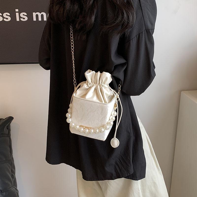 Summer Small Bag 2025 New Casual and Beautiful Bucket Bag Casual Simple Messenger Bag Pearl Portable Women's Bag