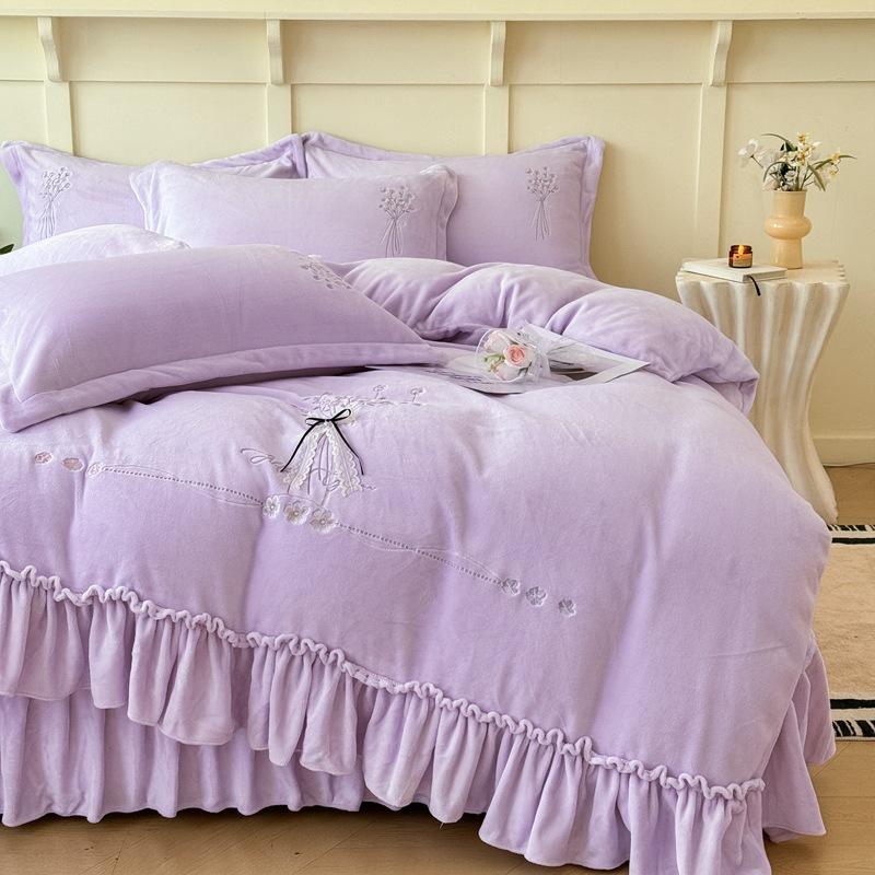 

Годовой утолщенный молочный флис покрывало на кровать вышитый теплый фланелевый комплект из четырех предметов 1.8m cover 4pc