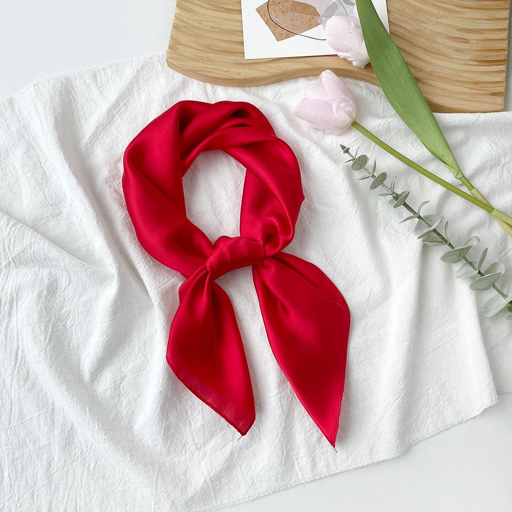 

Однотонний шовковий шарф: Квадратний бафф для шиї та резинка для волосся 70x70 CM