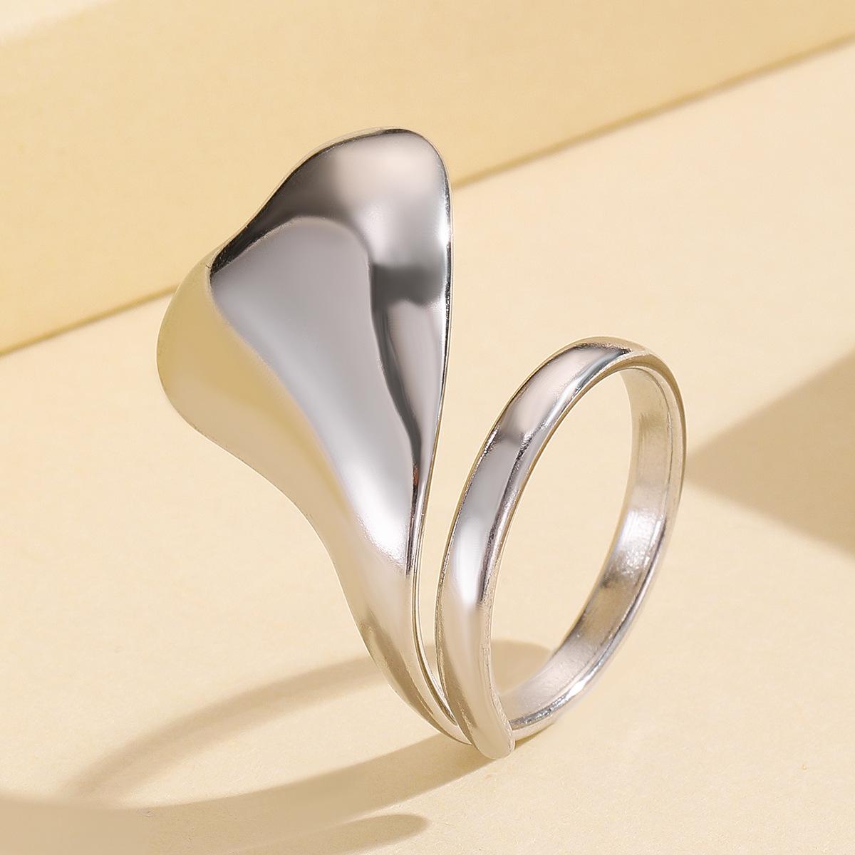 Fashion Glossy Metallic Heart Stainless Steel Ring with 18K Gold Plating