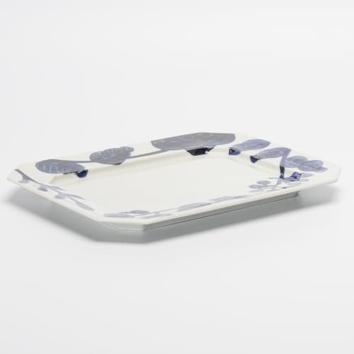 Hasami ware "Mitsuharugama" rectangular plate, approximately 23cm wide x 18cm deep, microwave and dishwasher safe, Fururu Blue with floral pattern, Ma
