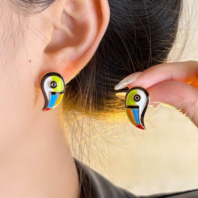 Toucan Ear Stud Pair Colorful Enamel-Look Design Gold-Tone Outline Statement Jewelry for Daily Wear and Party Looks