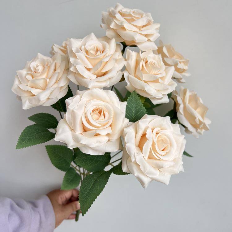 

9-Head Diamond Rose with Hollow Handle Vase for Wedding Hall Decoration