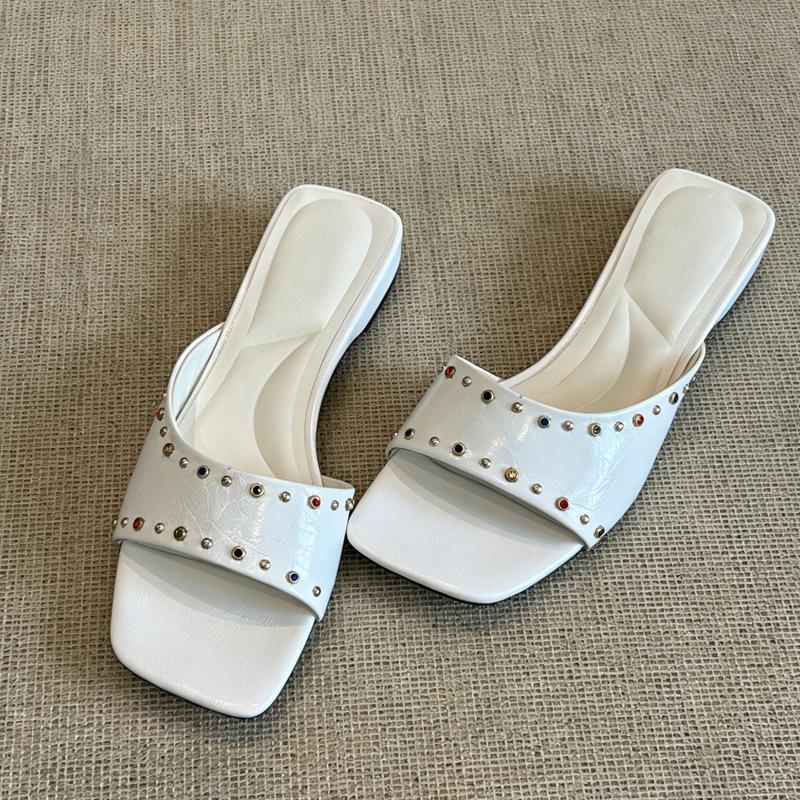 2026 Summer Studded Shoes Women Flat Sandals Rivets Shoes Elegant Party Ladies Sandals White Daily Wear