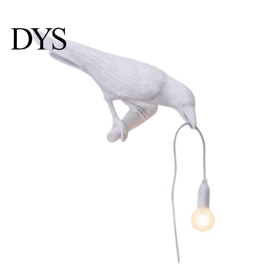 Dark Aesthetic Bedroom Decor Crow Table Lamp, Gothic Raven Night Light, Halloween Black Bird Vintage Tungsten Filament Bulb Academia Lamp for Desktop
