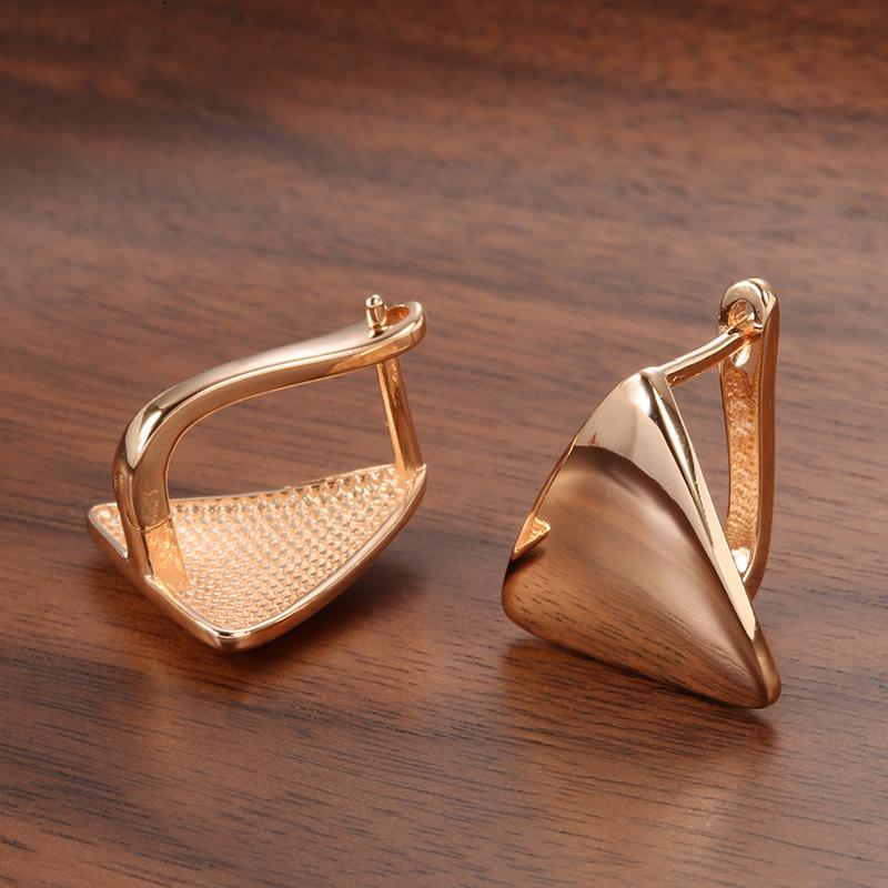 Kinel Rose Gold ფერის სამკუთხედის თანამედროვე მოდის საყურეები