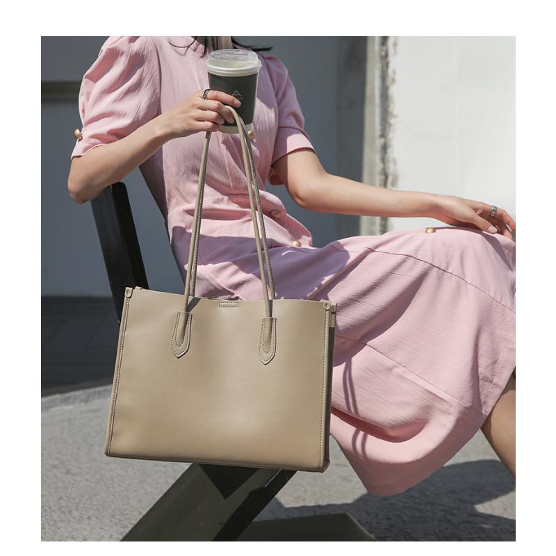 Genuine Leather Tote Bag for Women Large Capacity Commuter Shoulder Handbag Soft Cowhide Office Purse with Magnetic Closure