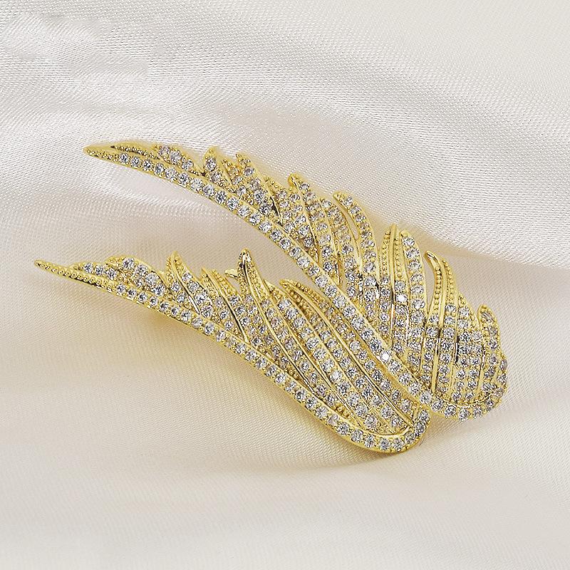 Angel Wings Exquisite Elegance Women's Feather Brooch Temperament Versatile Accessories Suit Coat Pin Button Corsage