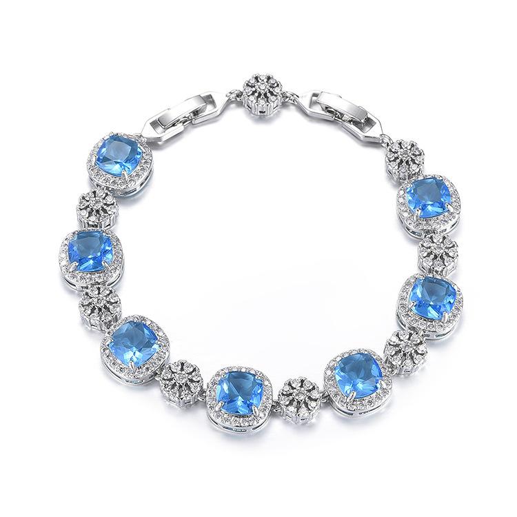 European and American advanced square princess fashion zircon bracelet female square inlaid luxury zircon bracelet.