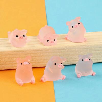 A Set Of Six Resin Cute Glow-In-The-Dark Piggy Ornament DIY Keychain Micro-Landscaping Accessories Home Desktop Car Decoration