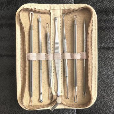 Customized Blackhead Removal Set: Stainless Steel Acne Needle & Comedone Extractor with Pimple Tweezers and Cell Clamp.