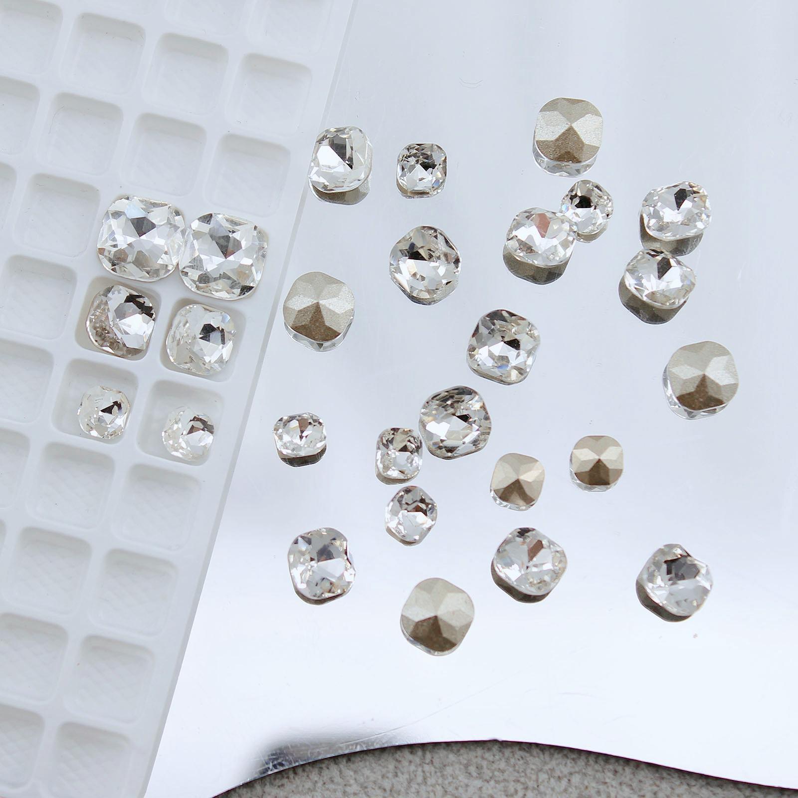 

Украшения для ногтей, смешанные прозрачные, с заостренным дном, бриллиантовые вспышки, большие изогнутые сердечки, бабочки, белые бриллиантовые украшения для ногтей 100 pieces in a small bag