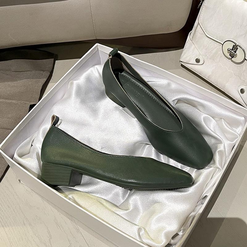 Commuter grandma shoes female retro soft leather v mouth middle heel fairy high heels female thick heel mary jean shoes women's summer