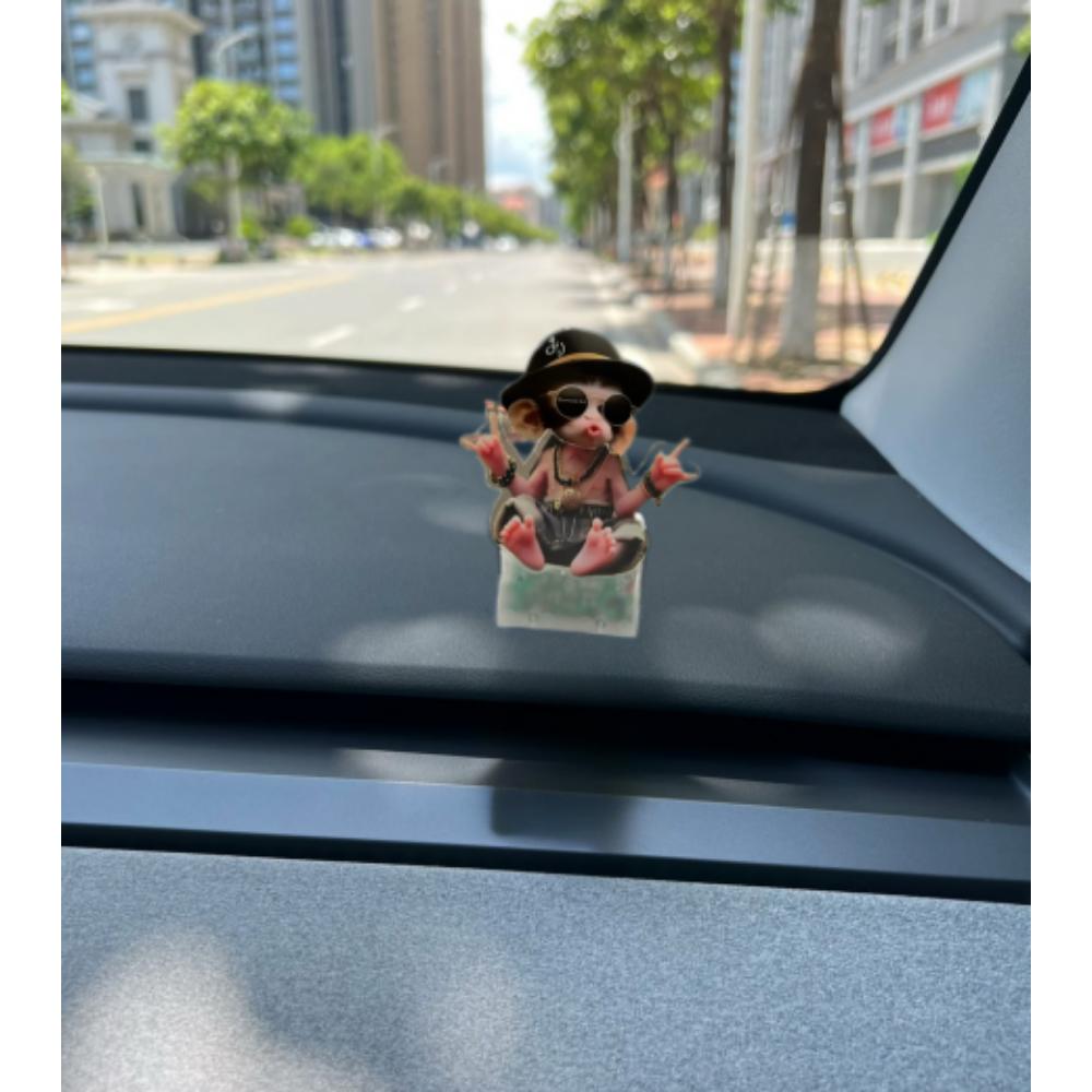 Solar and Battery Dual-purpose Cute and Cool Shaking Head Ornament Toy,suitable for Car Dashboard Decoration,office,home Decoration,decompression Toys