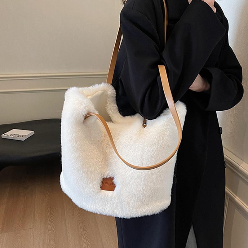 

Autumn Winter Women s Soft Plush Handbags Korean Large Capacity Solid Color One Shoulder Bag New Casual Commute Tote Bag (30cm<Max Length<50cm) бежевий
