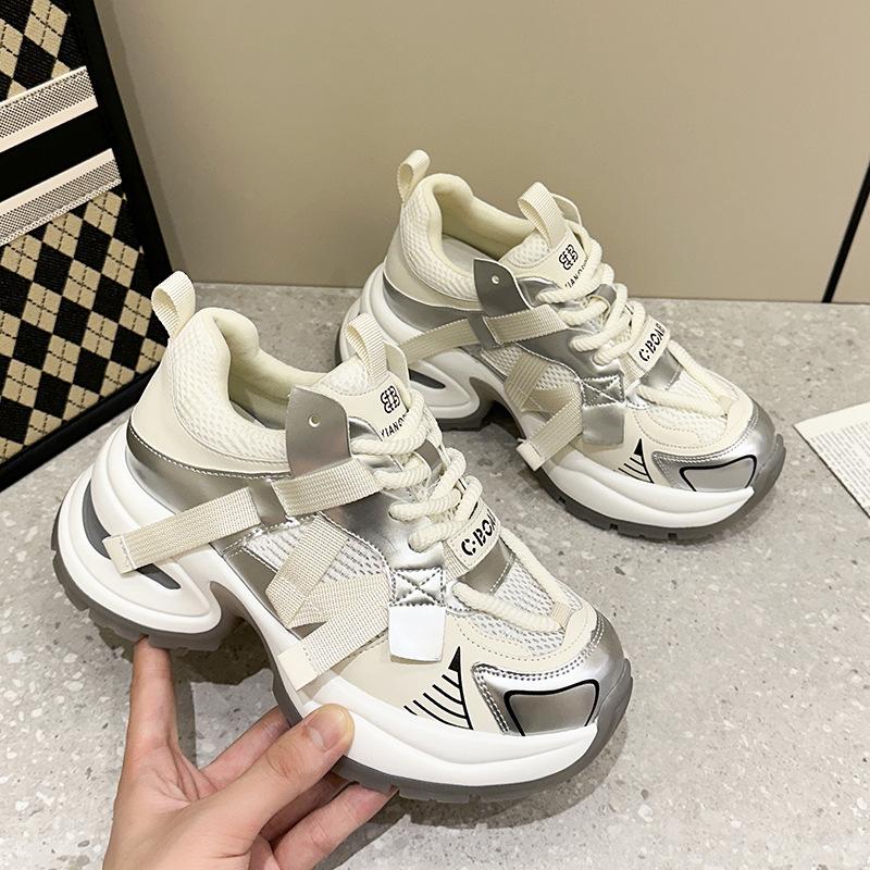 

Маленький размер платформа серебристые модные папины кроссовки женские новые универсальные повседневные туфли увеличивающие рост легкие спортивные кроссовки трендовая обувь 32