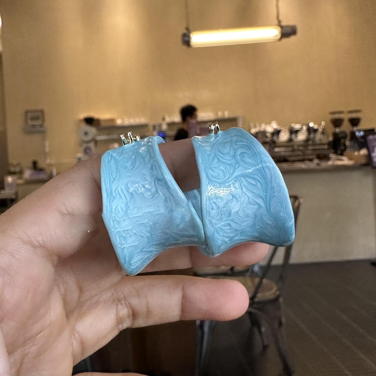 

Неровная текстура, круглые серьги-капли масла, простые нишевые универсальные серьги, модные серьги с высоким чувством темперамента