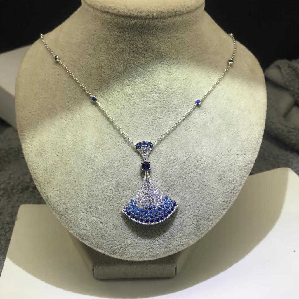 Fächerförmige Halskette, Schlüsselbein-Kette, Damen-Leichtluxus-Doppelrock, große weiße Schachbrettblume, exquisites und schlichtes Temperament,
