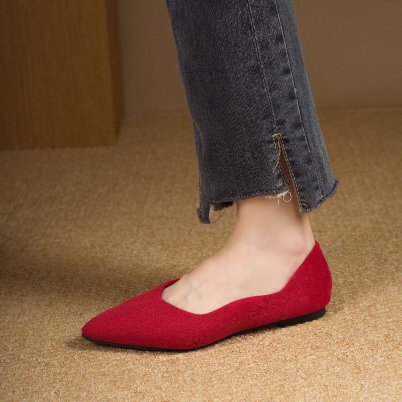 New four-season suede flat-heeled work ladyshoes independent station Korean version of foreign trade large size pointed flat bottom shallow mouth sing