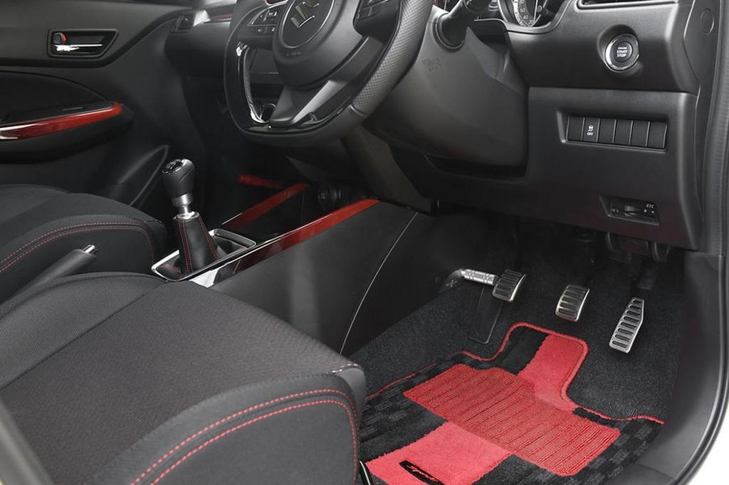 NEOPLOT Fußrastenbügel NEO NP77270, Verstellbare linke Fußposition für Suzuki Swift Sport (ZC33S)/Swift (ZC#3S/ZD#3S), Silber, 8cm