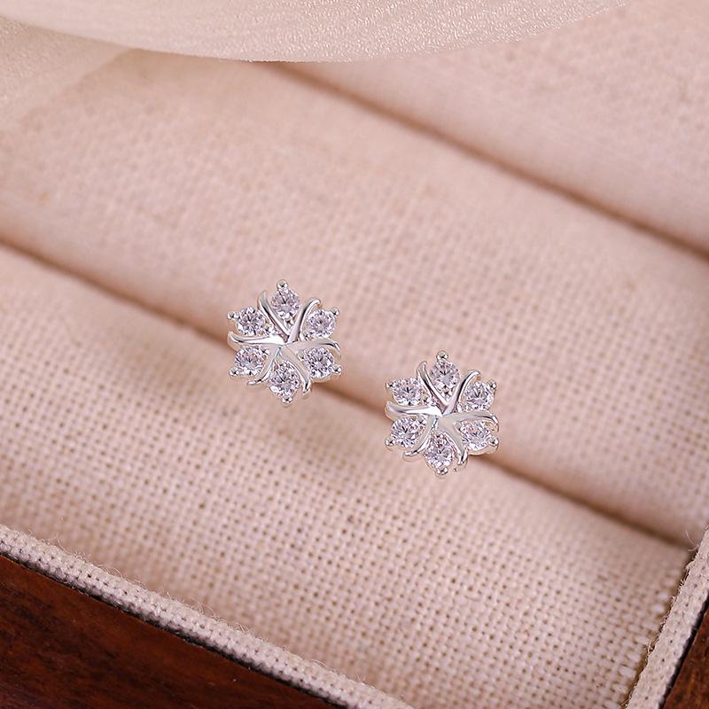 Luxury Snowflake Stud Earrings for Women 2026 - Elegant & Lightweight