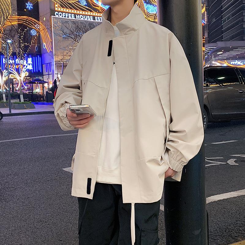 Men's 2026 Spring Hong Kong Style Loose Stand Collar Jacket for Trendy Couples and Students.