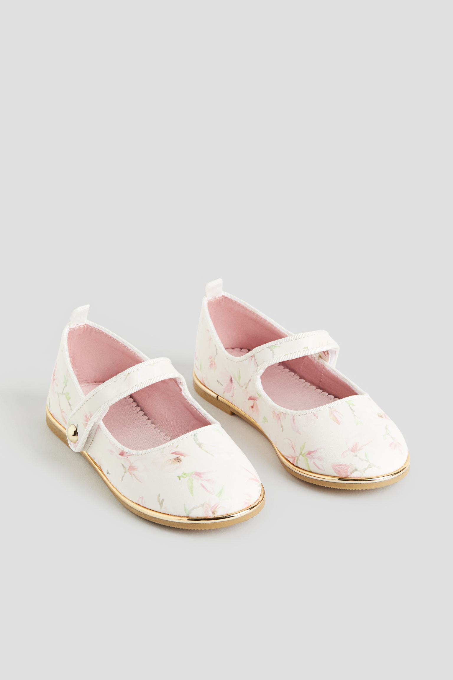 

Ballet pumps