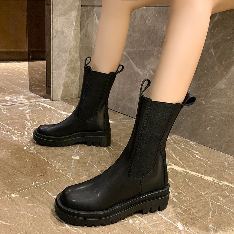 Internet celebrity explosion comfortable short boots medium boots 2025 autumn and winter round head women's Martin boots