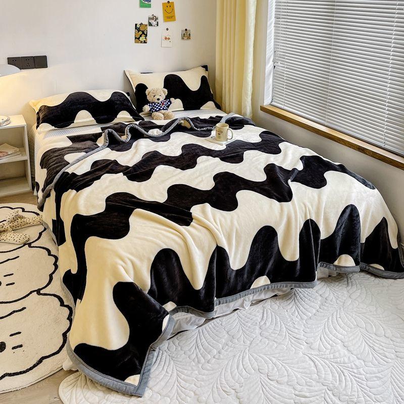 Summer Ice Silk Cool Thin Quilt Comforter Soft Air Conditioning Quilt/Duvet/Blanket Bed Duvets 150 Single Bed Quilt