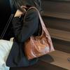 Women's Retro Rivet Solid Color Commuting Travel Shopping Tote Bag Versatile Large Capacity Shoulder Bag CLE