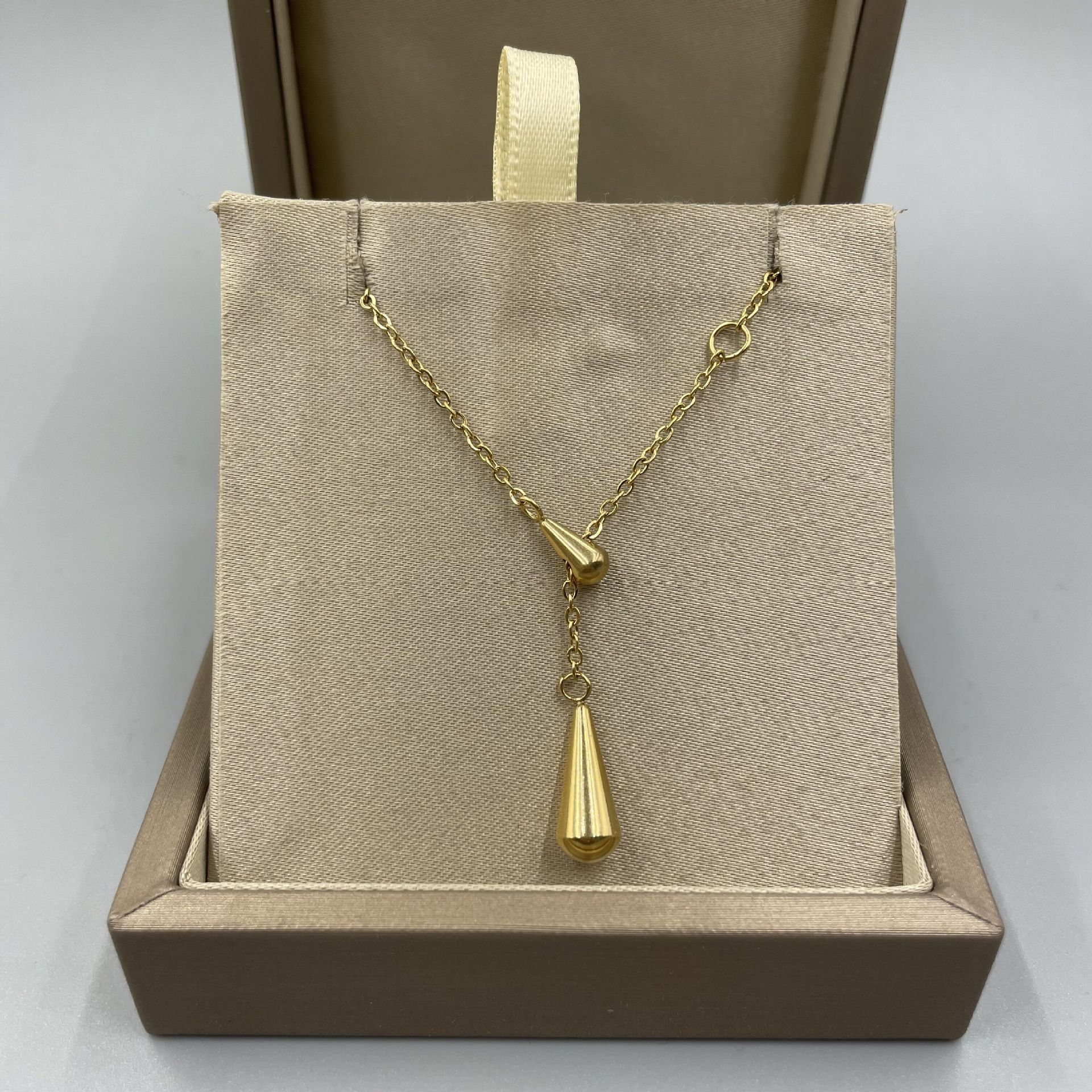 

Жіноче світло розкішне нішеве намисто кулон ключиця ланцюг шиї ланцюг преміум дизайн сенс аксесуари