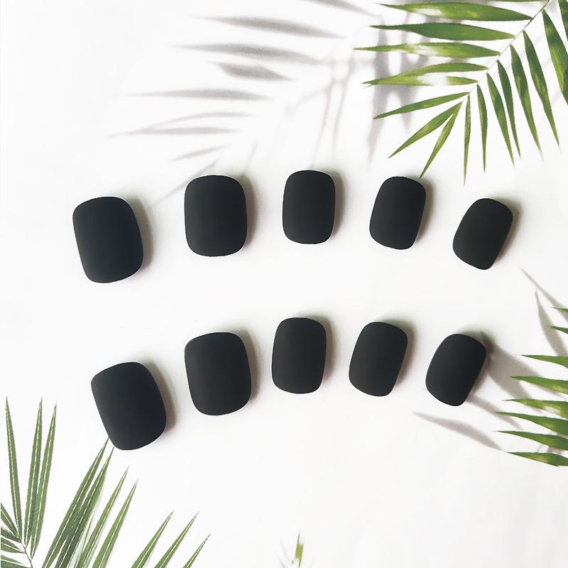 Short Black Removable Frosted Round Nail Tips with Wearable Jelly Glue