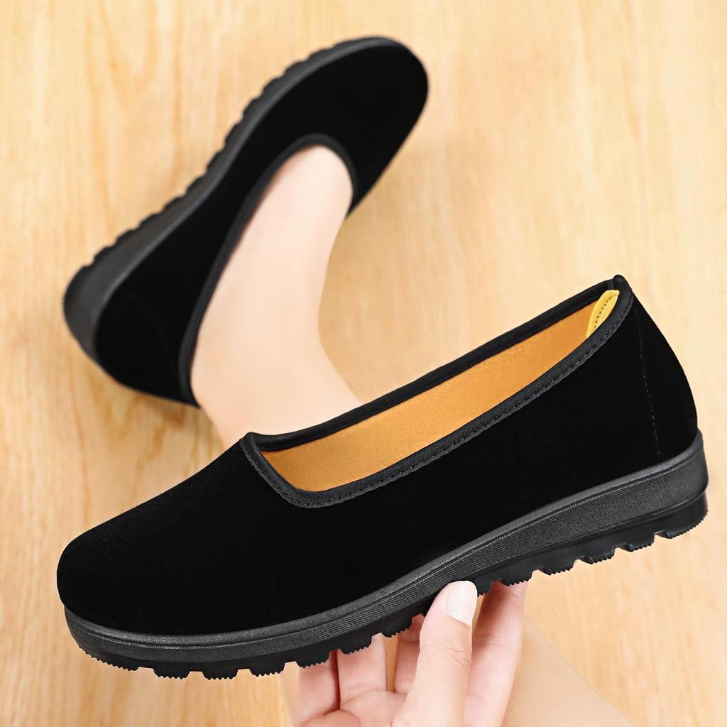 Women's Spring Soft Sole Non-slip Black Cloth Shoes for Middle-aged and Elderly – Classic Etiquette Style